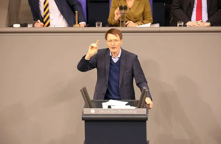 Deutschland arbeitet an der Legalisierung von Cannabis, sagt der Gesundheitsminister